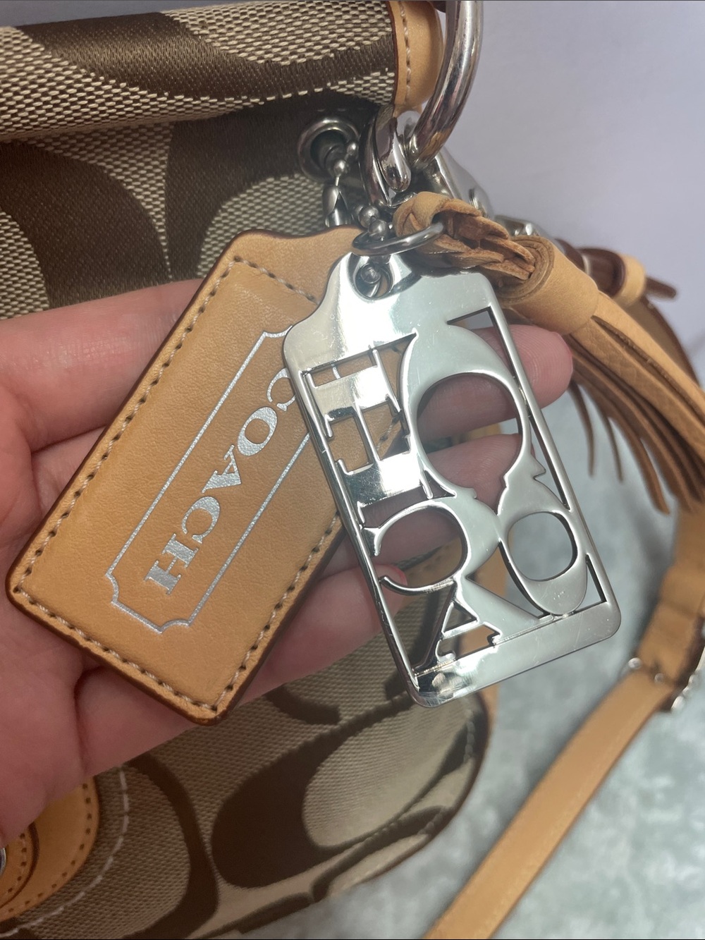 Coach ‘Willis’ 70th Anniversary Crossbody - Picture 2 of 16